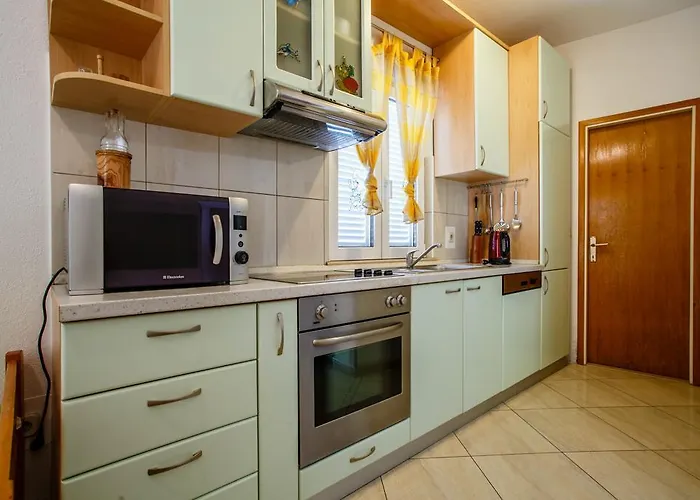 Ante Apartment *