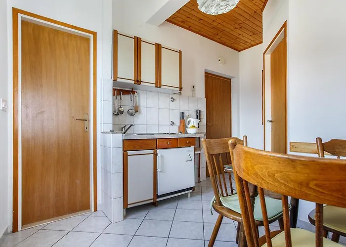 Ante Apartment *