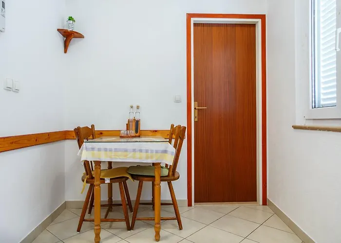 Ante Apartment *