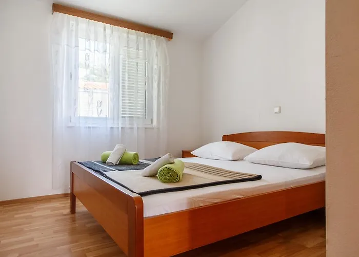 Ante Apartment *